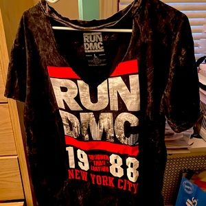 Love this cool RUN DMC top. I hope it fits someone who loves it as much as I do